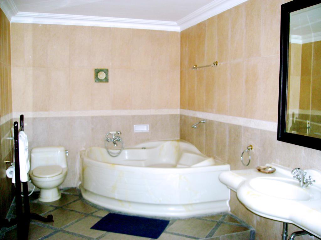 Swaloh Resort & Spa Kalangbret 객실 사진